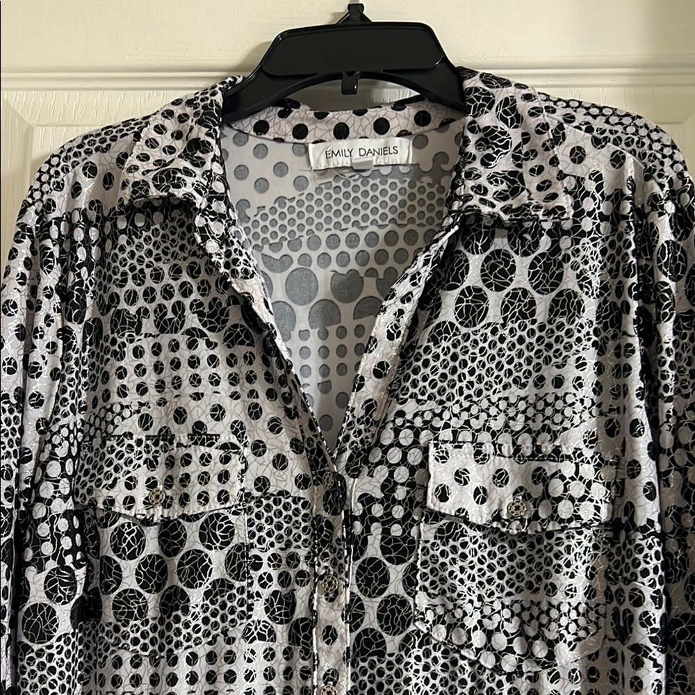 Black‎ and Rose Graphic 3/4 Sleeve Button Down Blouse - Picture 9 of 13